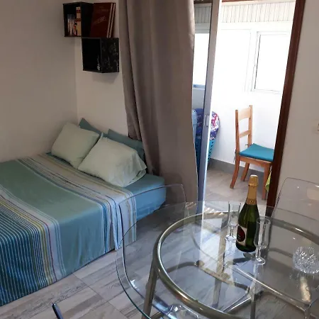 公寓 美丽海景拉斯加乐塔斯可爱一室公寓 拉斯加莱塔斯